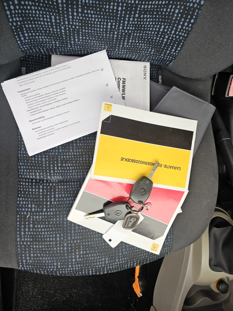 TE KOOP RENAULT TWINGO 1.2 16V MET AIRCO