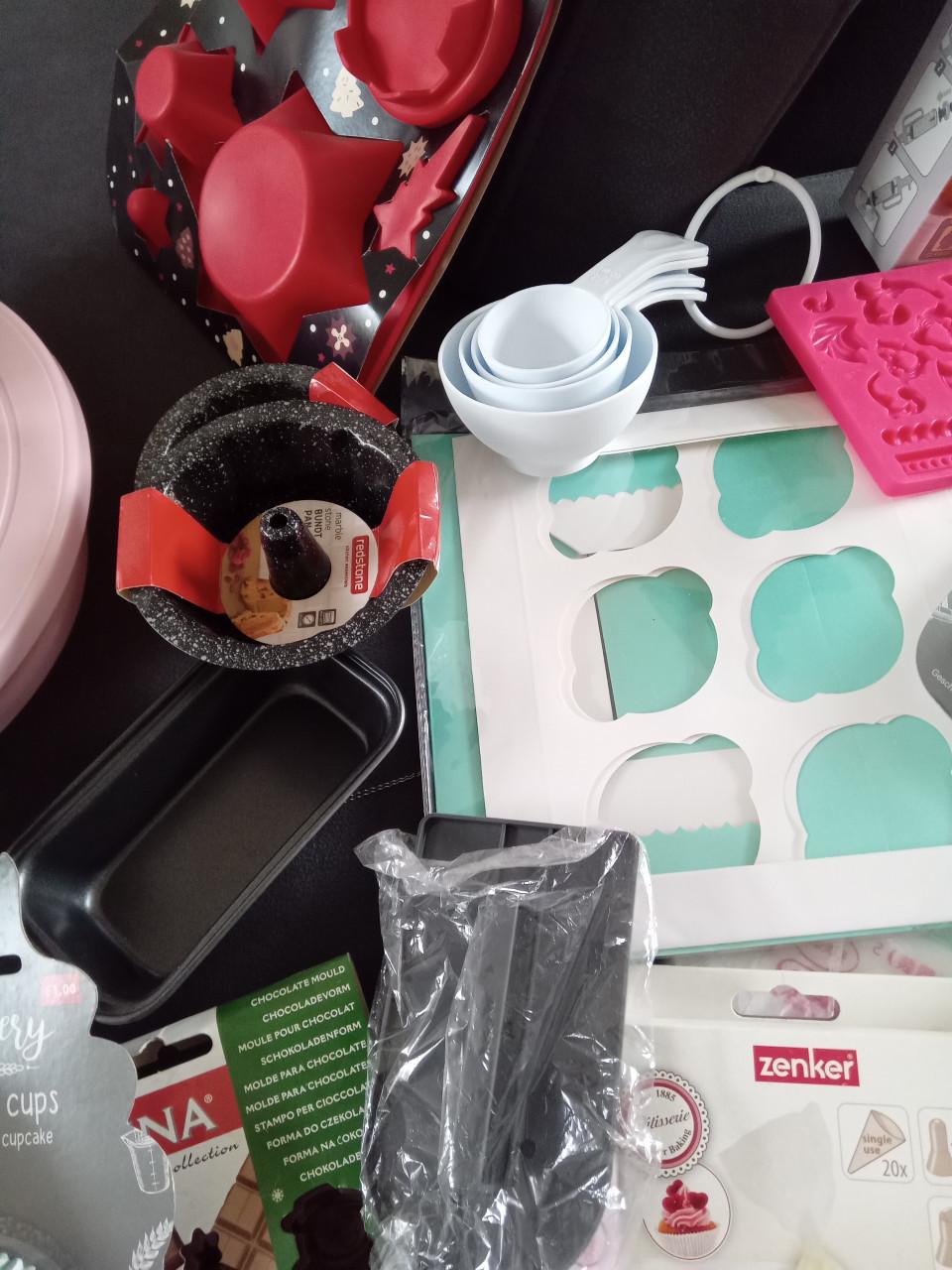 Heel veel bakspullen