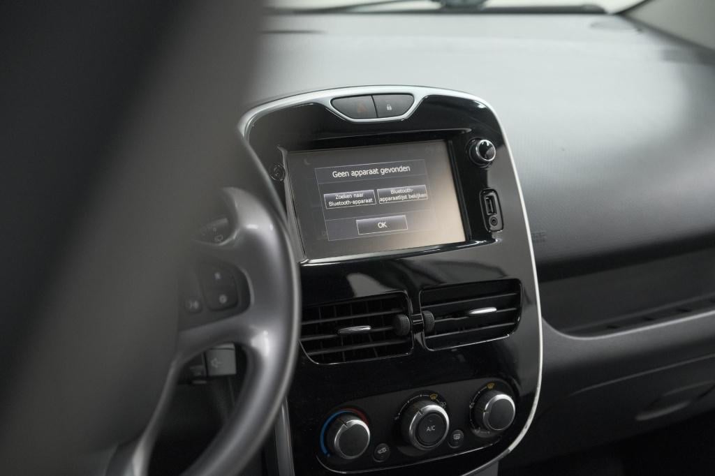 Renault Clio estate tce 90 limited | parkeersensoren | navigatie | airco