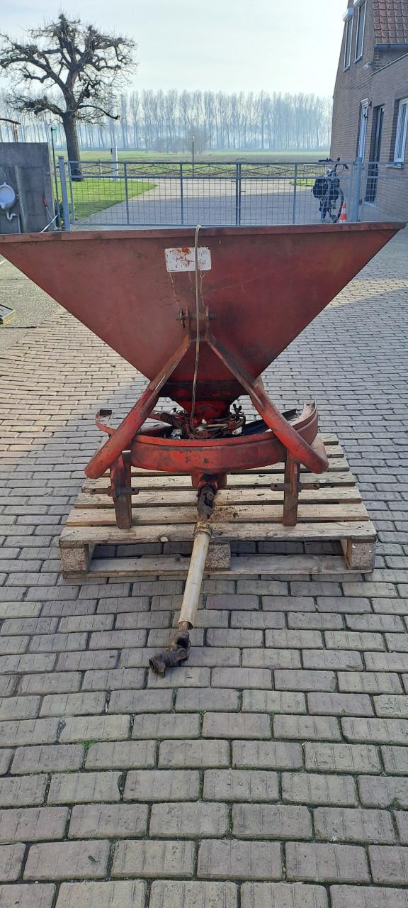 Lely kunstmeststrooier