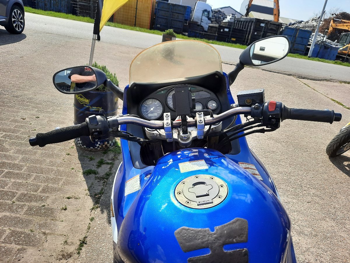 Suzuki GSX600F uit 2006 met recht stuur