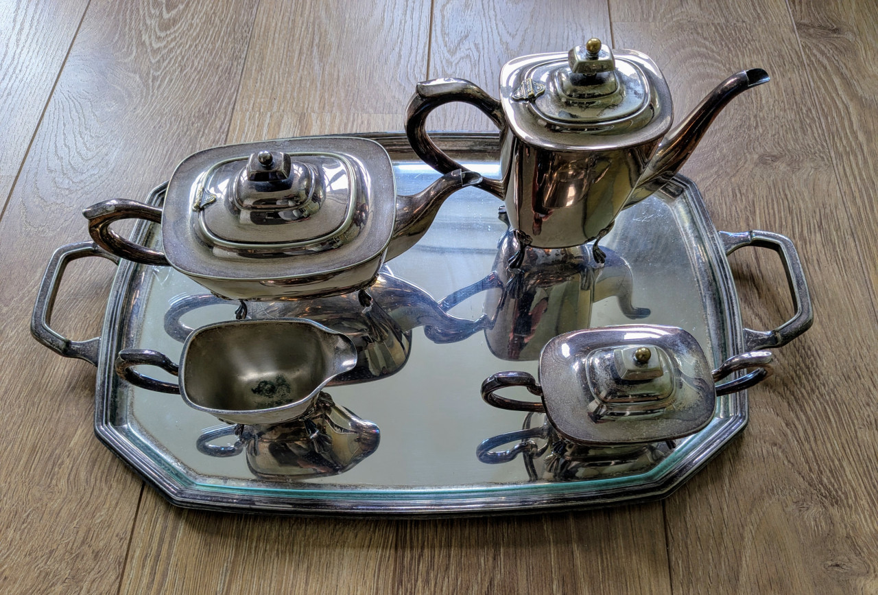 Verzilverd servies, 4-delig