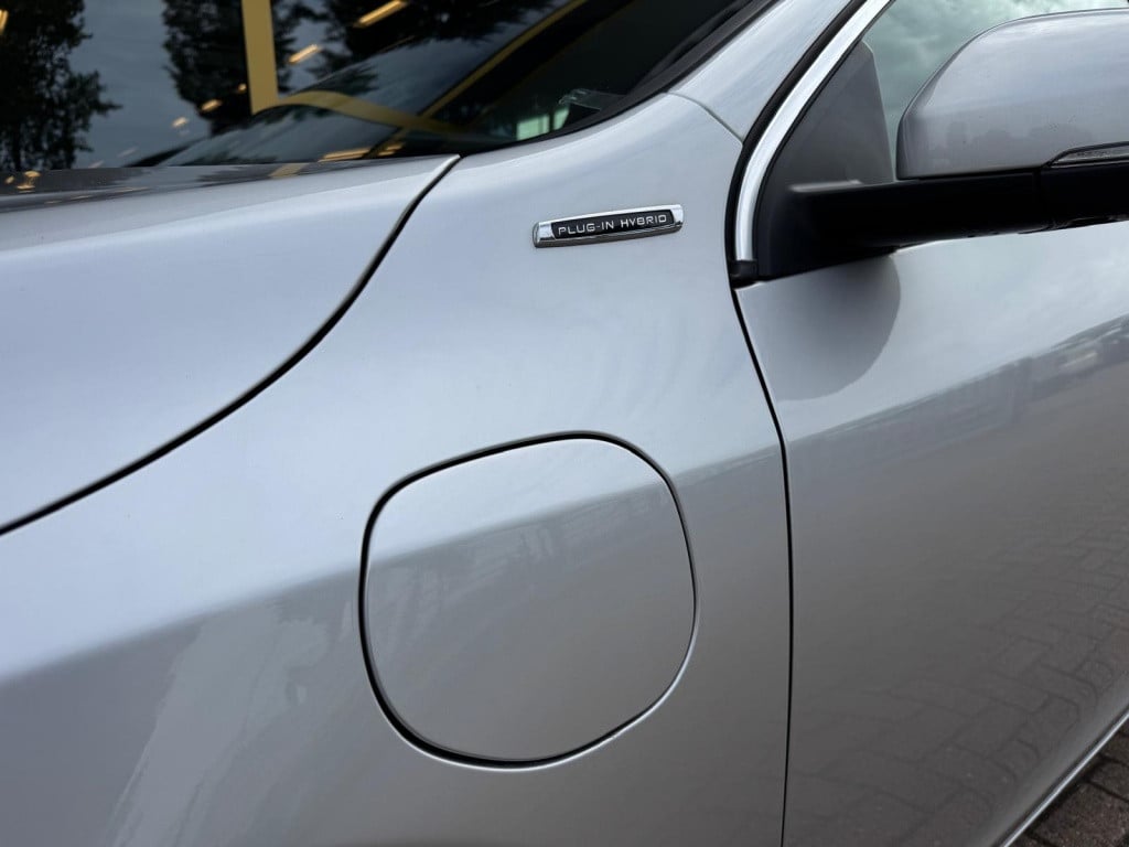 Volvo V60 2.4 d6 tw.en. r-des. automaat
