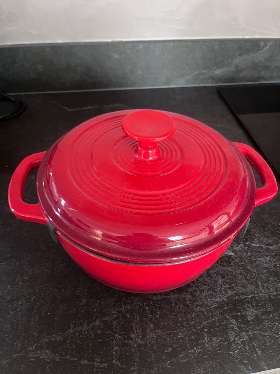 Gietijzeren braadpannen met deksel (2 stuks, 1 grotere en 1 kleinere)