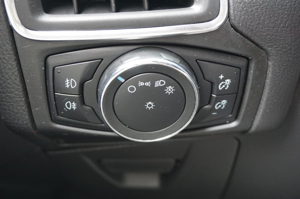 Ford Focus wagon 1.0 ecoboost lease titanium climate / navi / cruise / elek