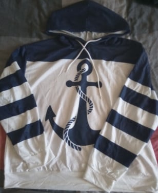 Nieuw ! Dun shirt met capuchon. Marinelook