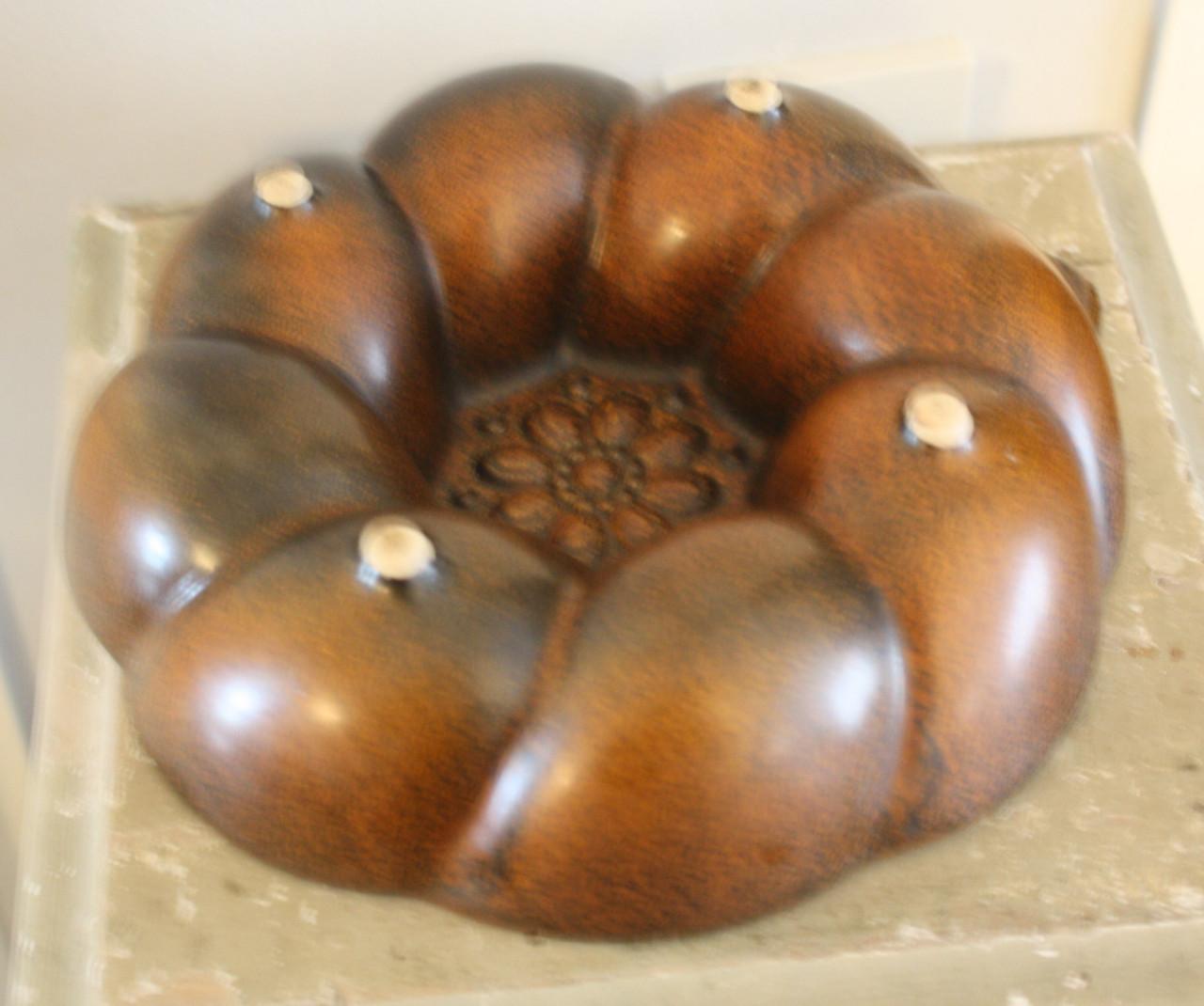 Oude bruine stenen puddingvorm