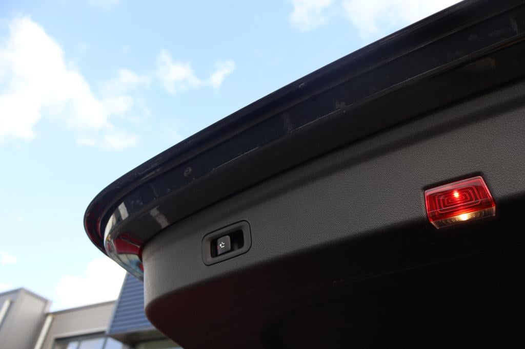 Mercedes-Benz Gle 300 d 4matic l panoramadak l mbux l camera l led high per