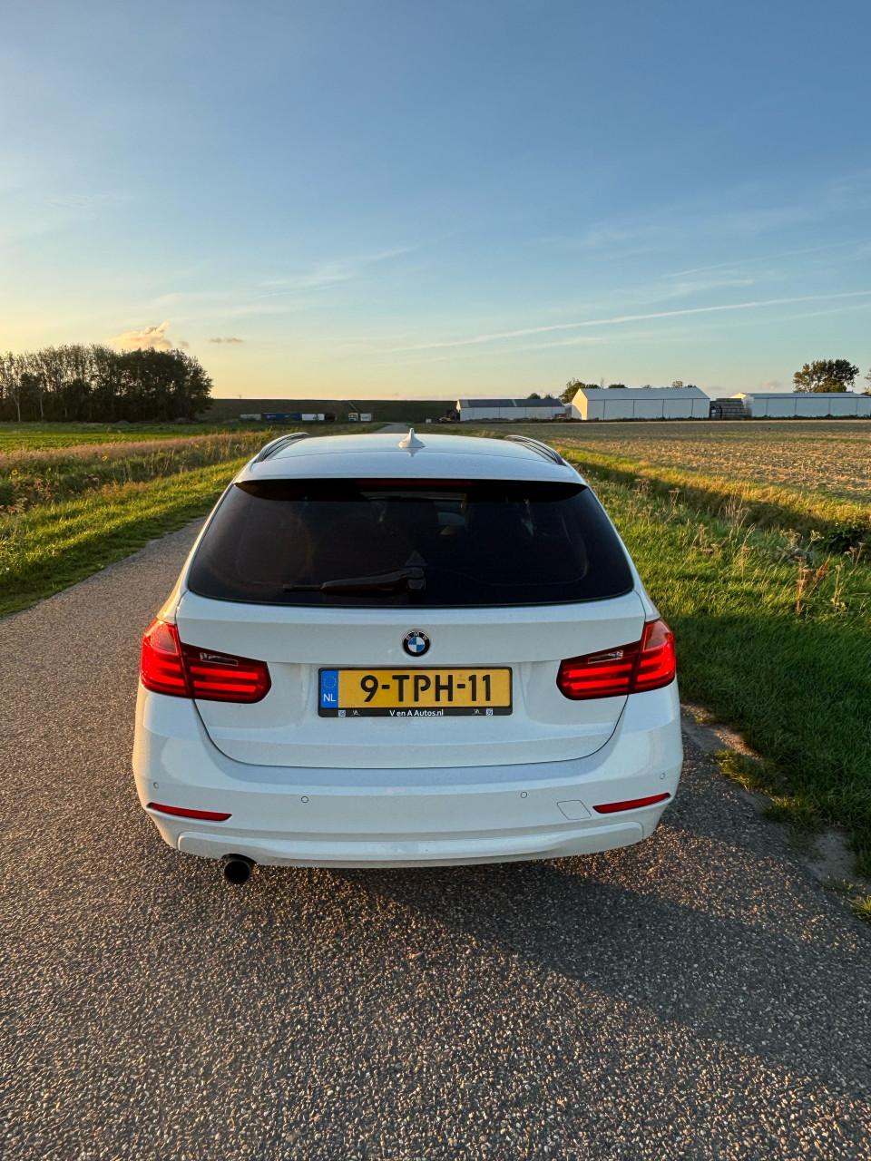 Nette bmw 320i (F31)