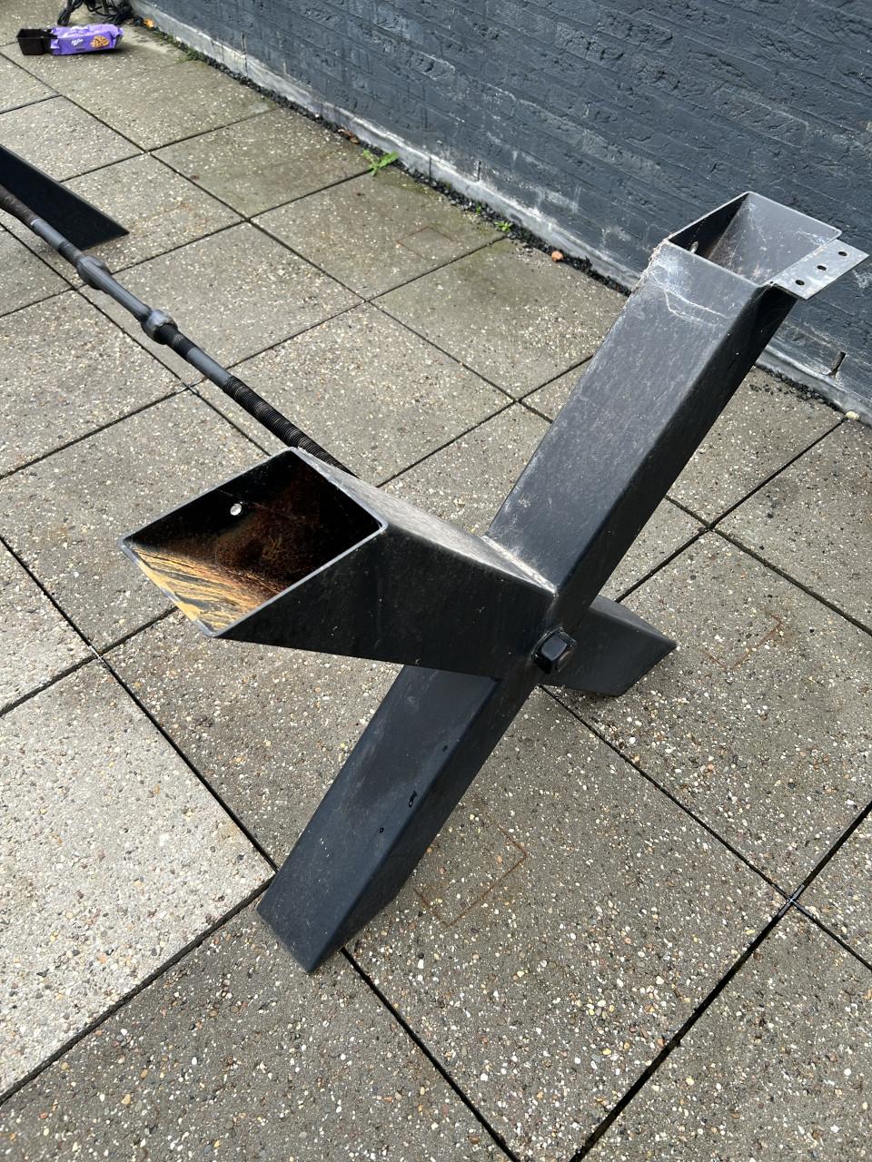 Stalen tafelonderstel