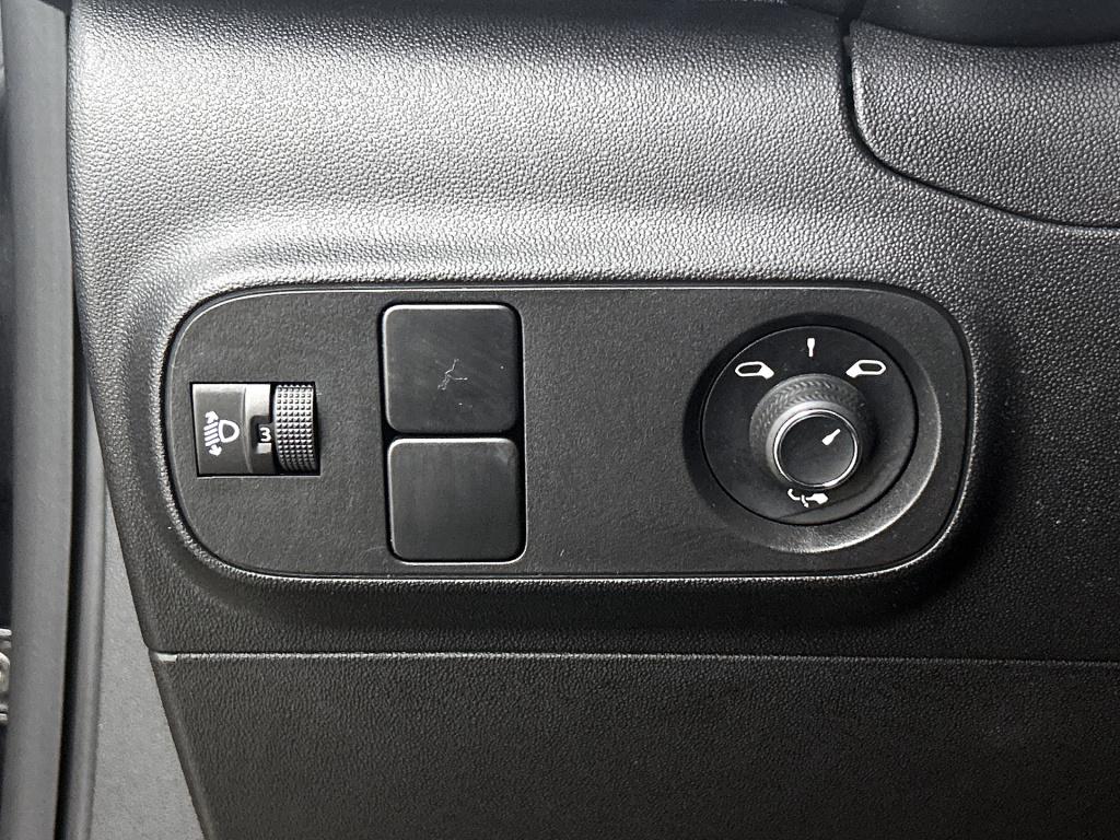 Citroen C3 82 pk c-series | rijklaar | apple carplay | navigatie | lm velge