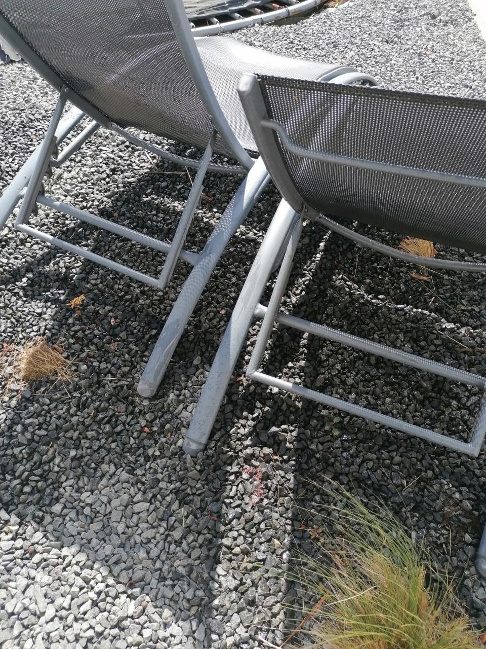 2 ligstoelen intratuin samen € 20,00