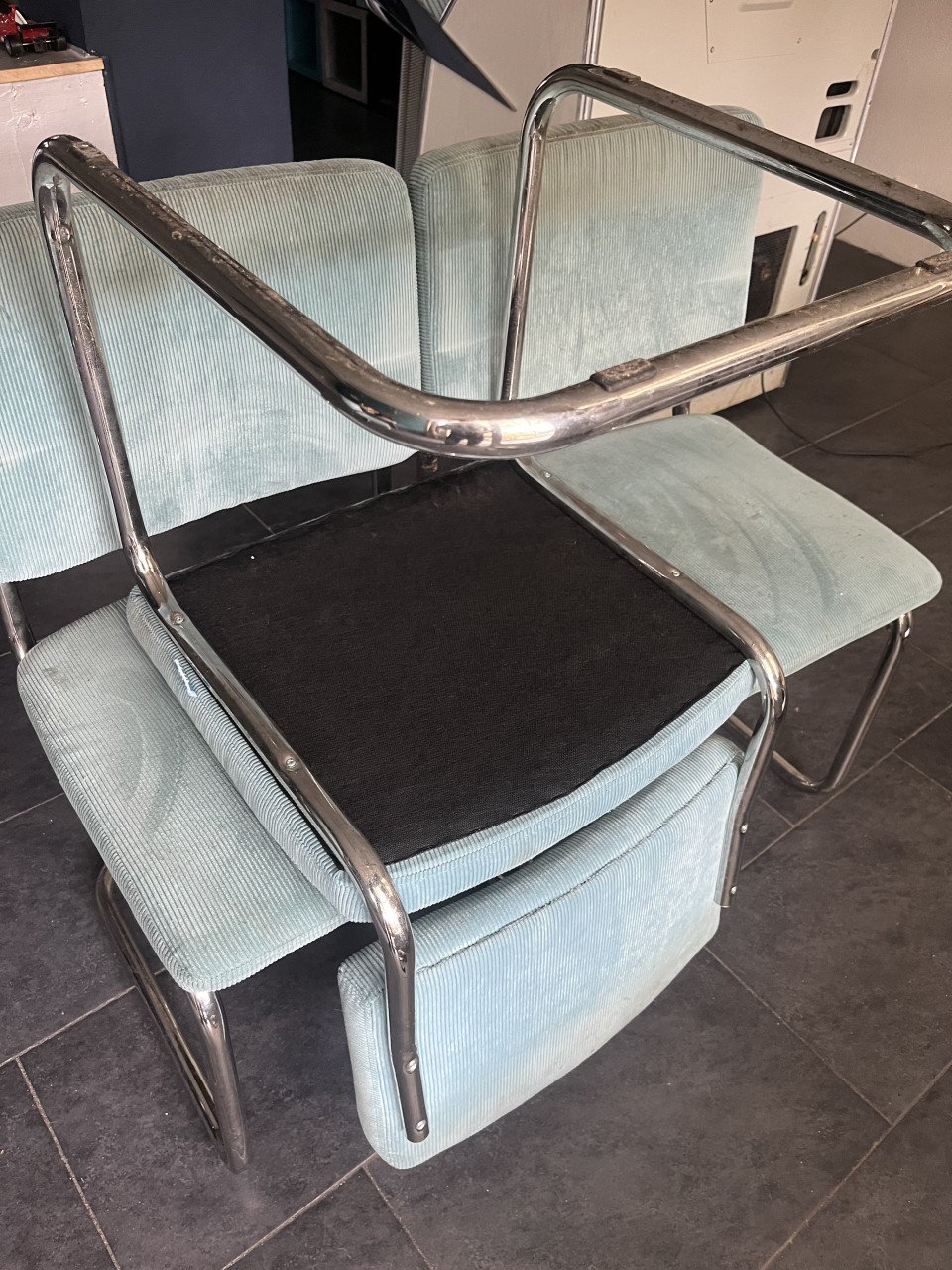 TEAB 4 eettafel stoelen