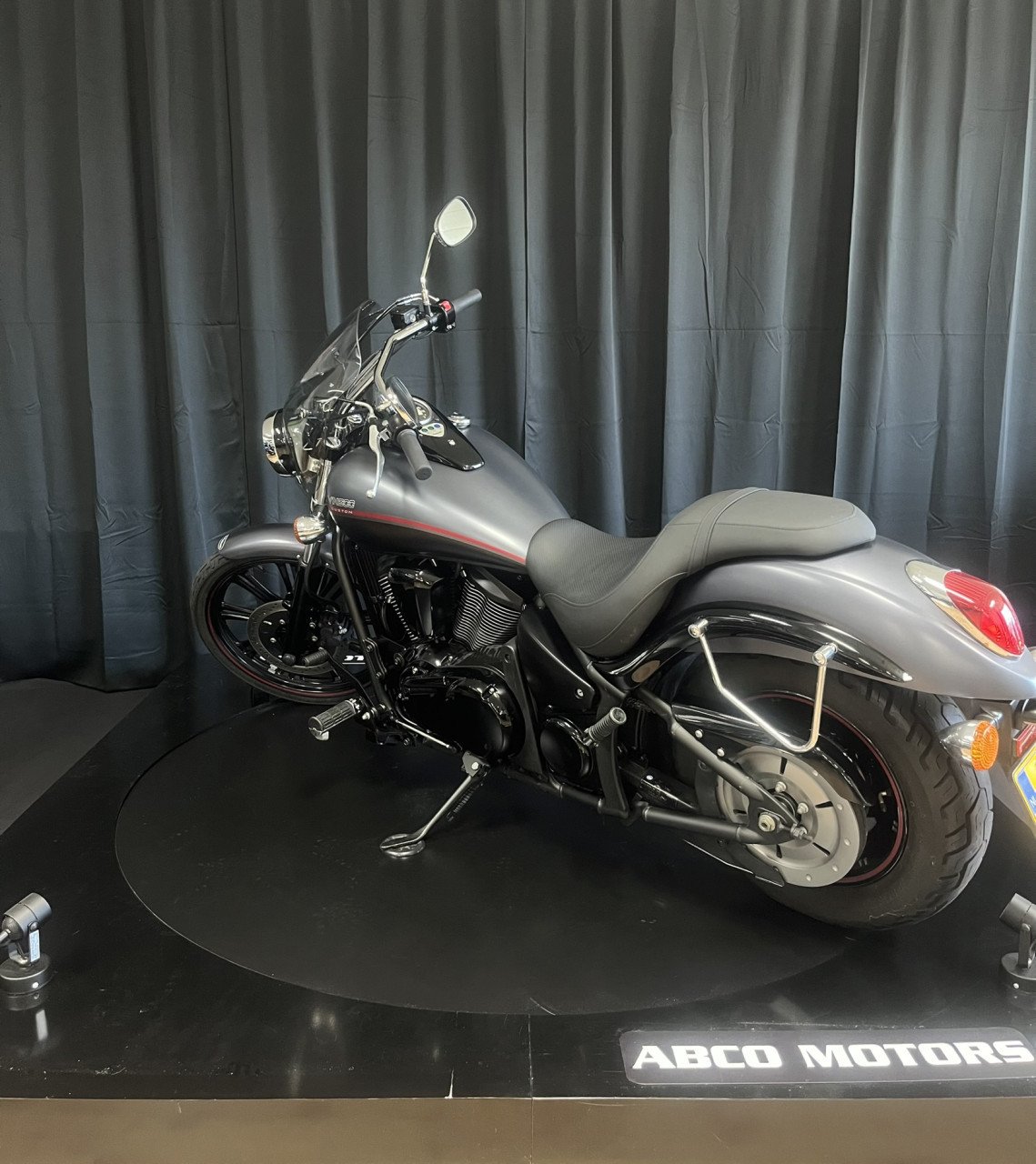 Kawasaki VN900 Custom