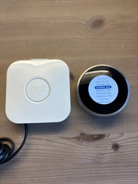 Nest learning thermostaat 2de gen. V2 + heatlink als nieuw Makkelijke insta