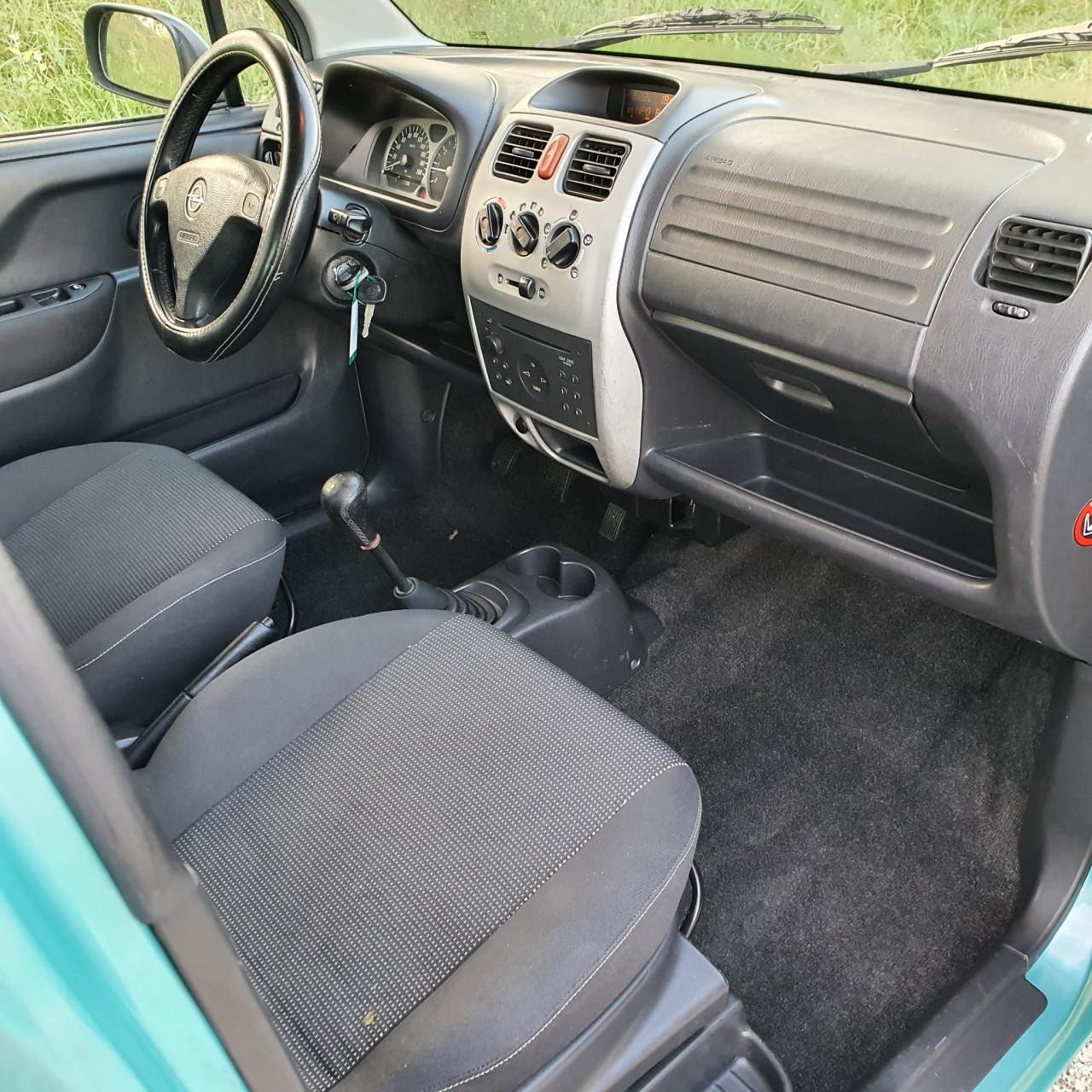 Opel Agila 1.2-16V Cosmo