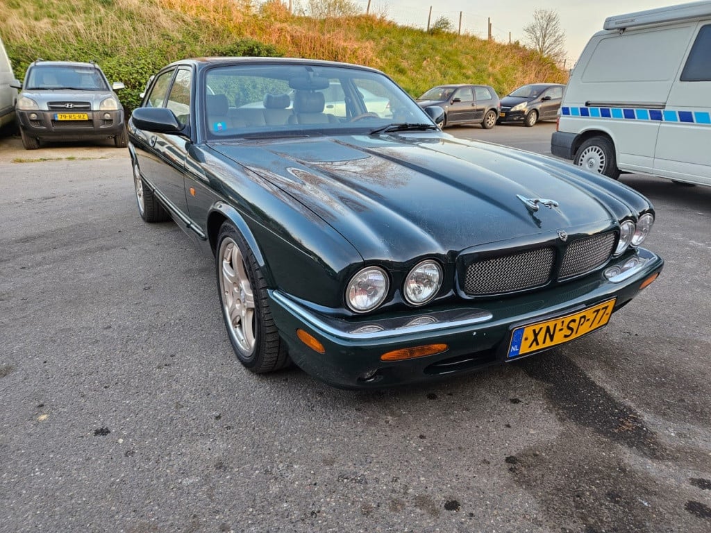 Jaguar Xj xjr 4.0