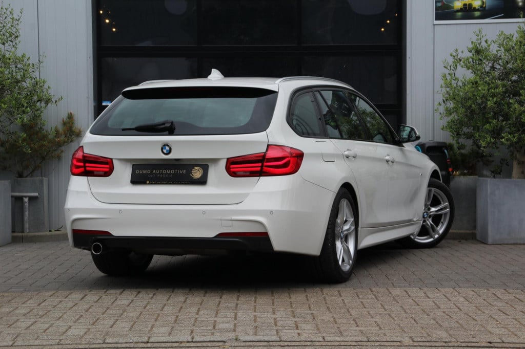 BMW 3-serie touring 318i m sport edition aut. - navi groot - adap led - pdc