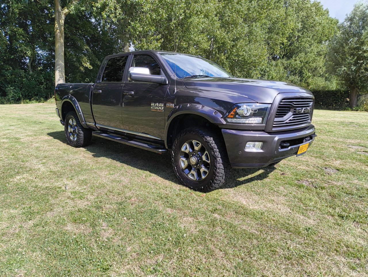 Dodge RAM 2500 6.4L V8 Limited Tungsten