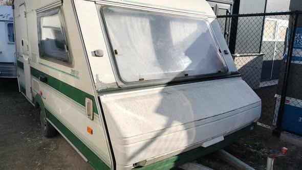 Delta 390 (2 persoons) met voortent