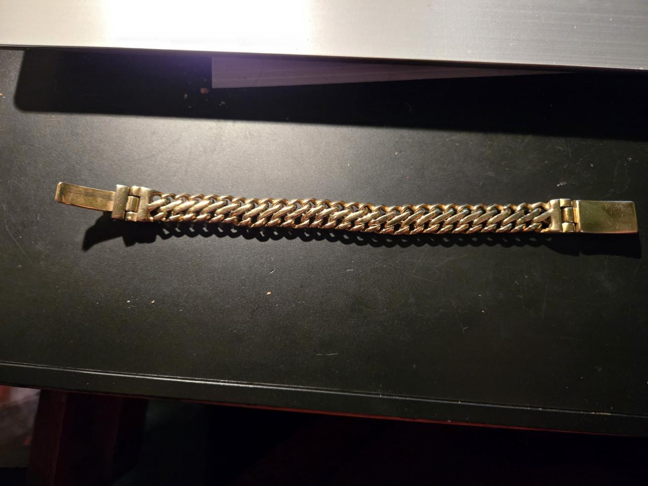 Goudkleurige Ixxxi schakel armband Edelstaal lengte 20 cm