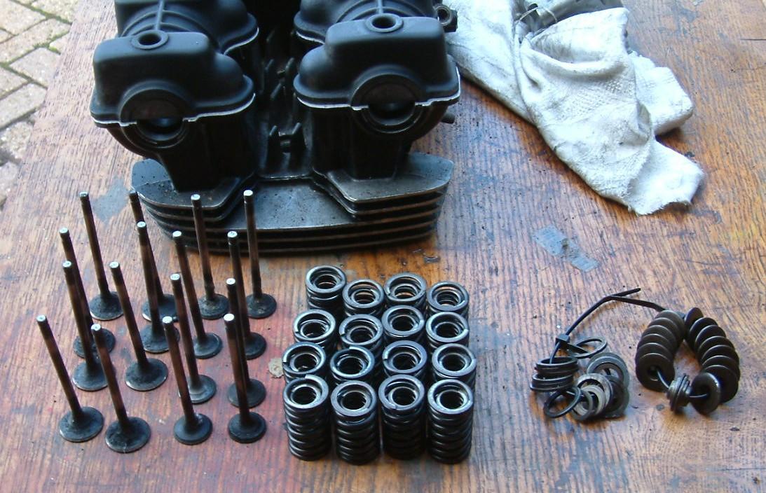 Cilinder kop met kleppen en ringen en veren honda bol dor 900 -- 1979-1984