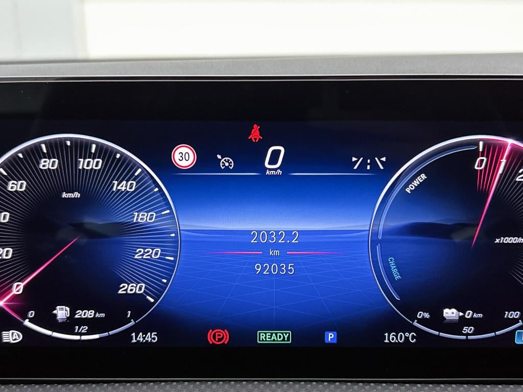 Mercedes-Benz Cla shooting brake 250 e star edition amg line | cruise contr