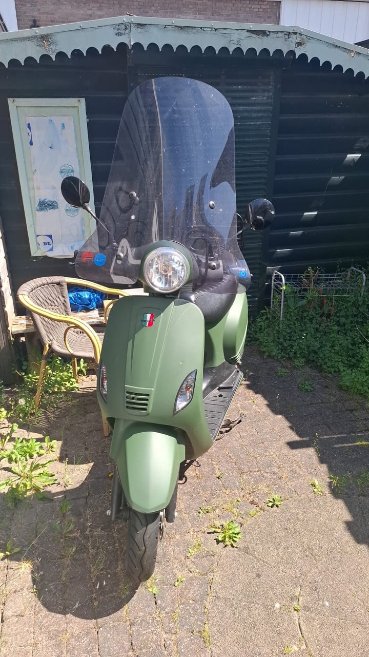 Snorscooter GTS Toscana; juni 2020 nieuw gekocht