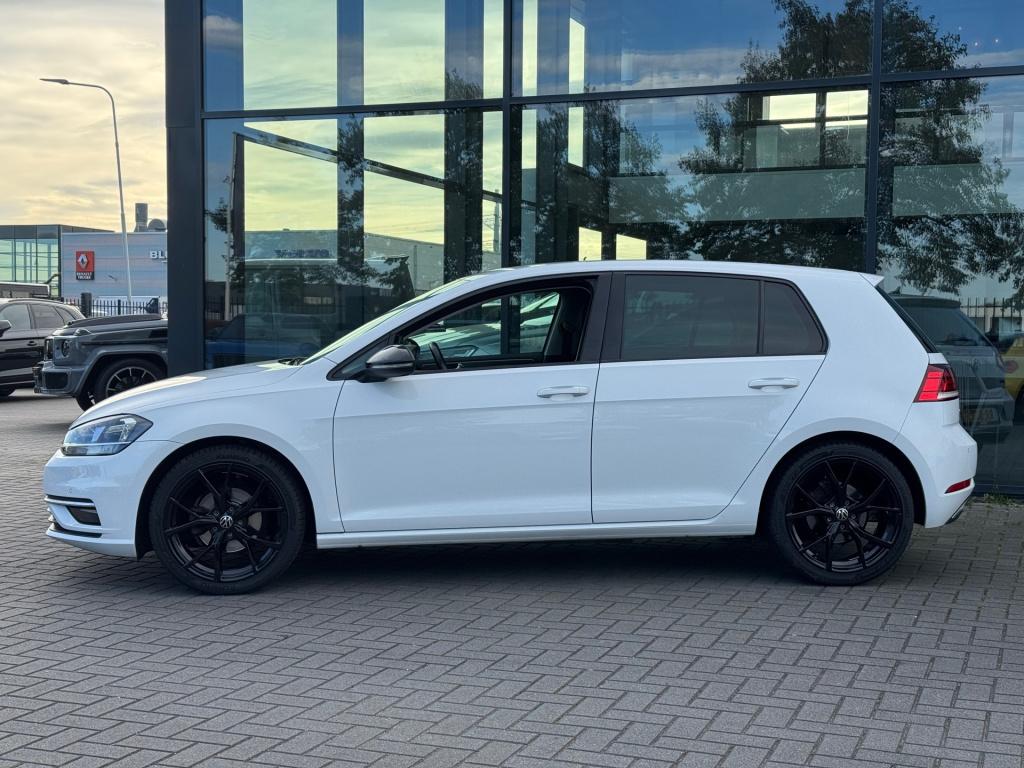 Volkswagen Golf 1.0 tsi * massage stoel * camera * carplay * stoelverwarmin