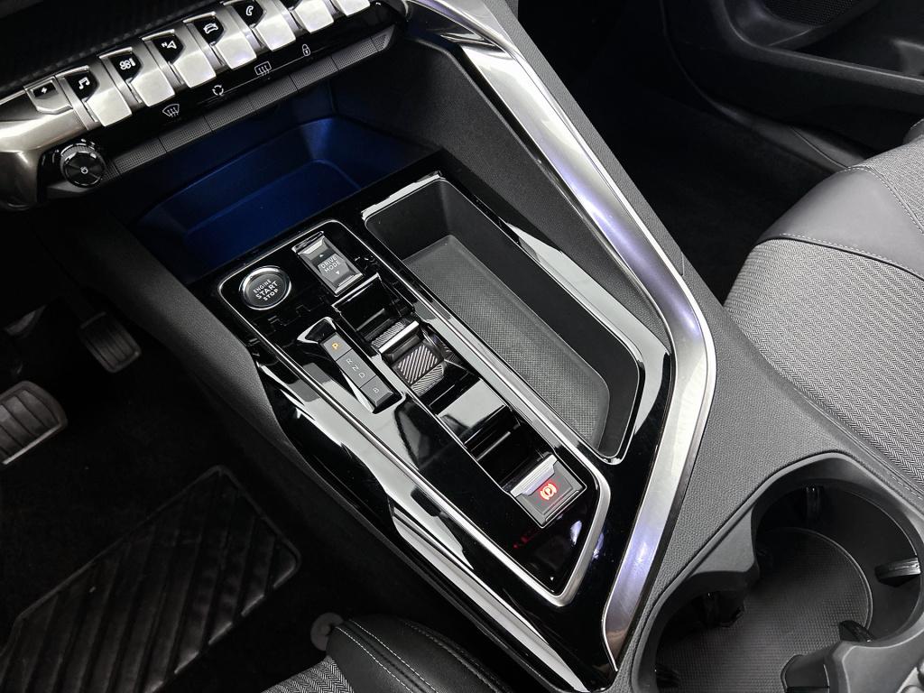 Peugeot 3008 plug-in hybrid 180 pk allure | rijklaar | adaptive cc |