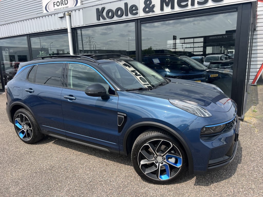 Lynk & Co 01 1.5 261pk plug in hybrid , panodak , carplay