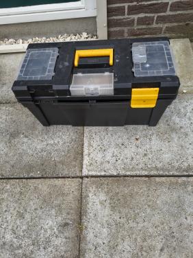 Kunststof gereedschapskoffer gratis op te halen