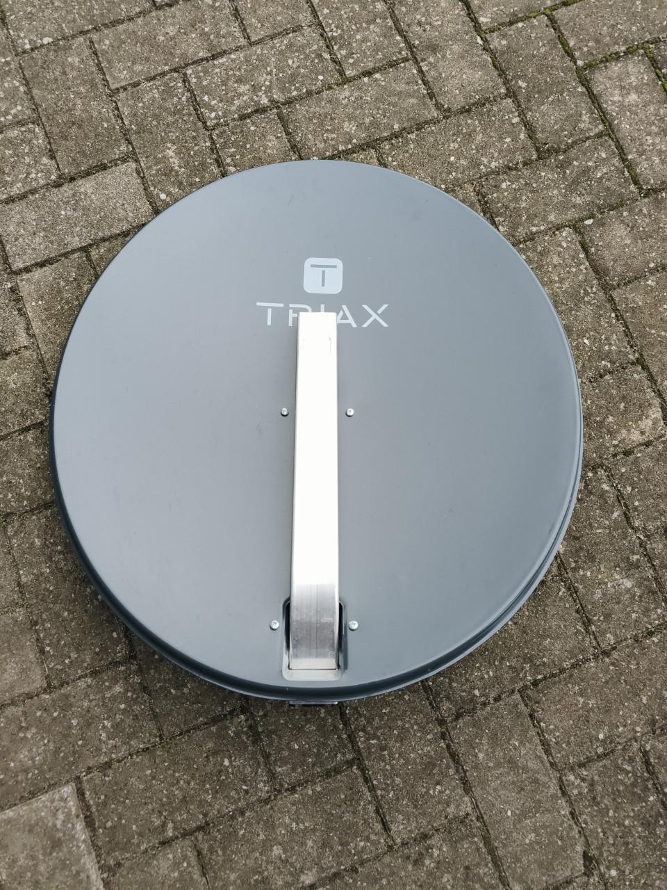 Schotelantenne Triax TD 64 met LNB