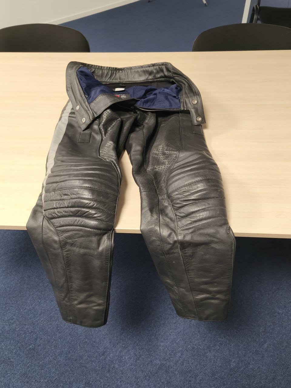 Te koop Klpd leren motorbroek.