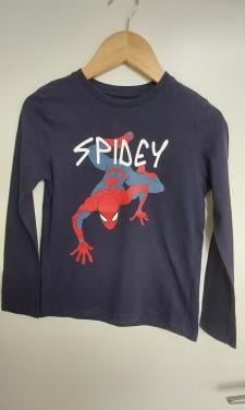 Longsleeve van het merk C&A in maat 122 met Spiderman erop
