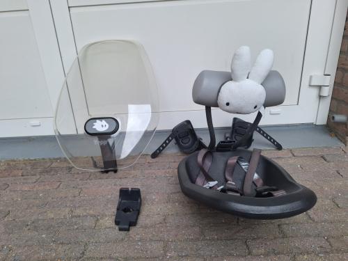 Igst  yepp voorzitje met adapter en windscherm {nijntje }