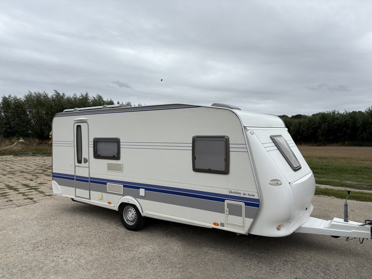 Hobby 500 kmfe stapelbed & stalling