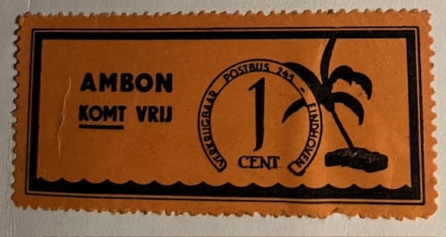 Wandklok met elk uur de  slagen van de uren    en elk half uur 1 slag