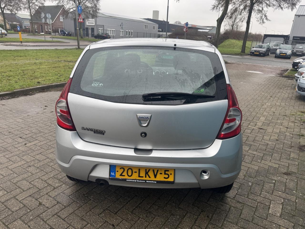 Dacia Sandero 1.2 16v 2010