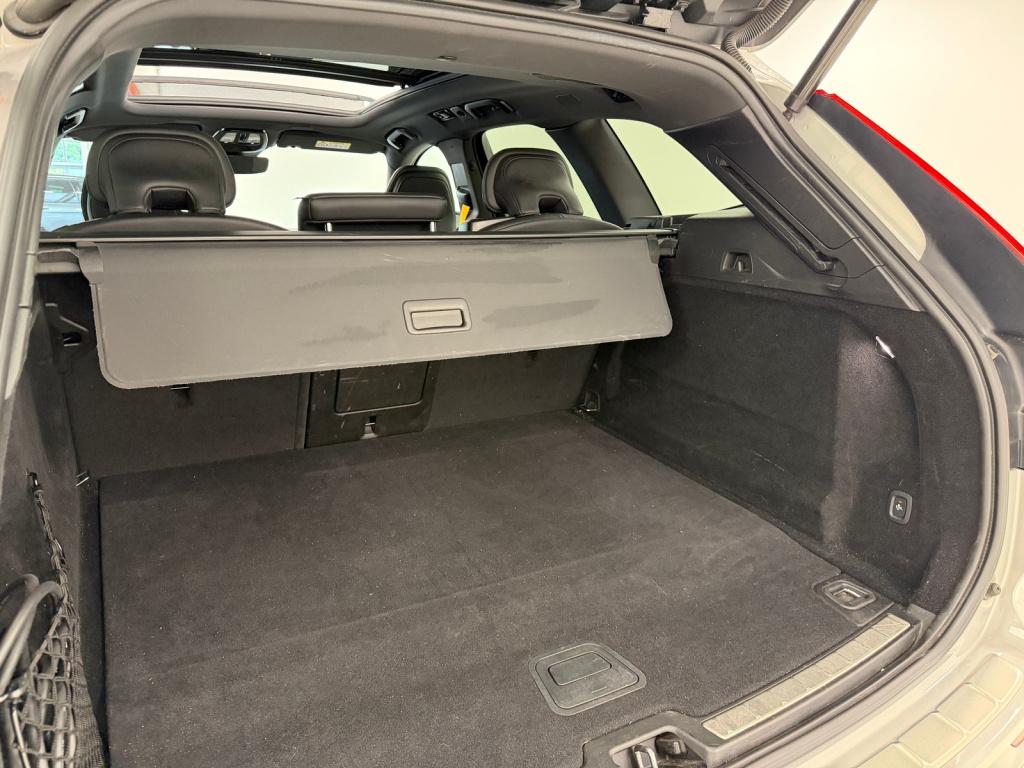 Volvo XC60 2.0 t8 plug-in-hybrid awd polestar engineered panoramadak | trek