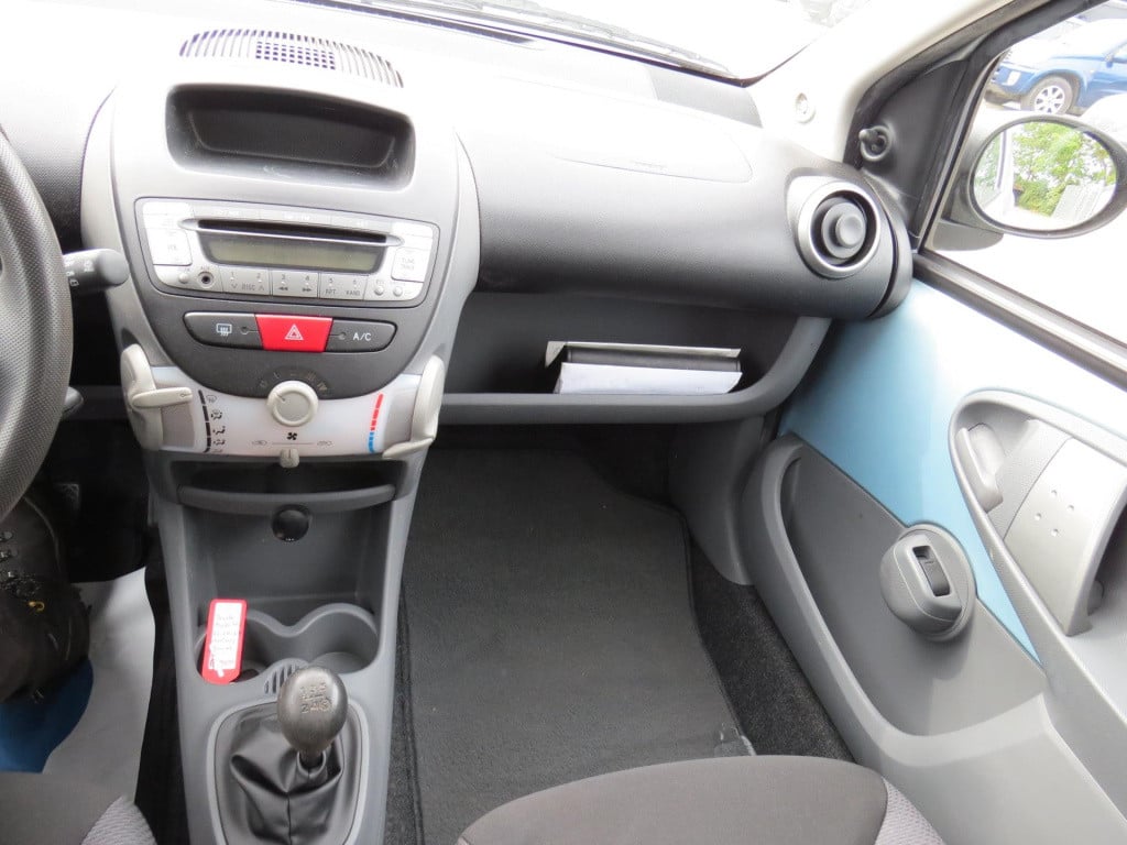 Toyota Aygo 1.0-12v sport