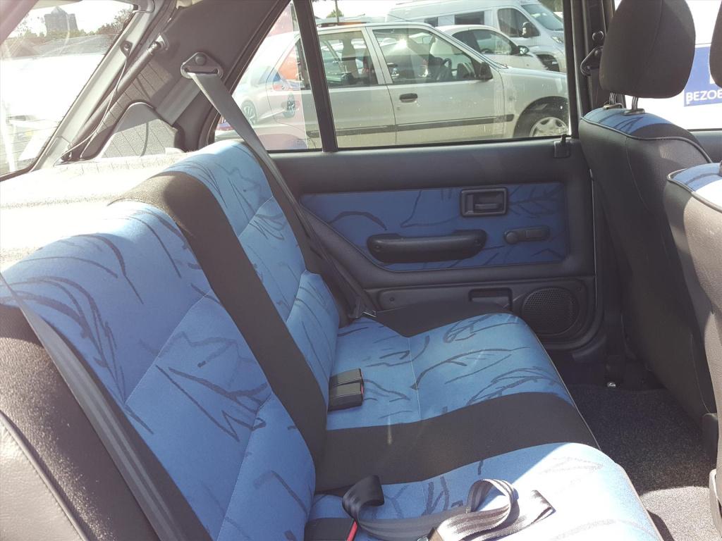 Peugeot 106 1.1 xr 5dr xt | schuifdak | toerenteller |
