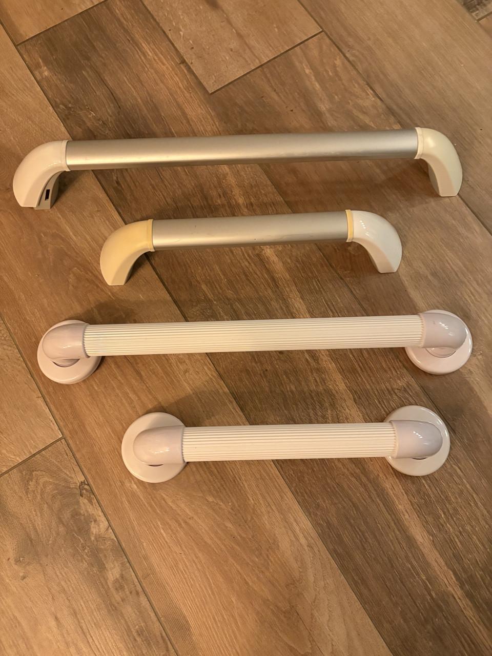 4 Beugels voor aan de muur