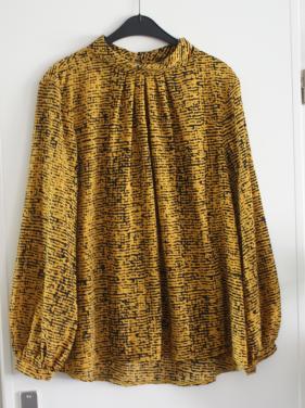 Blouse shirt geel met wart  maat 46