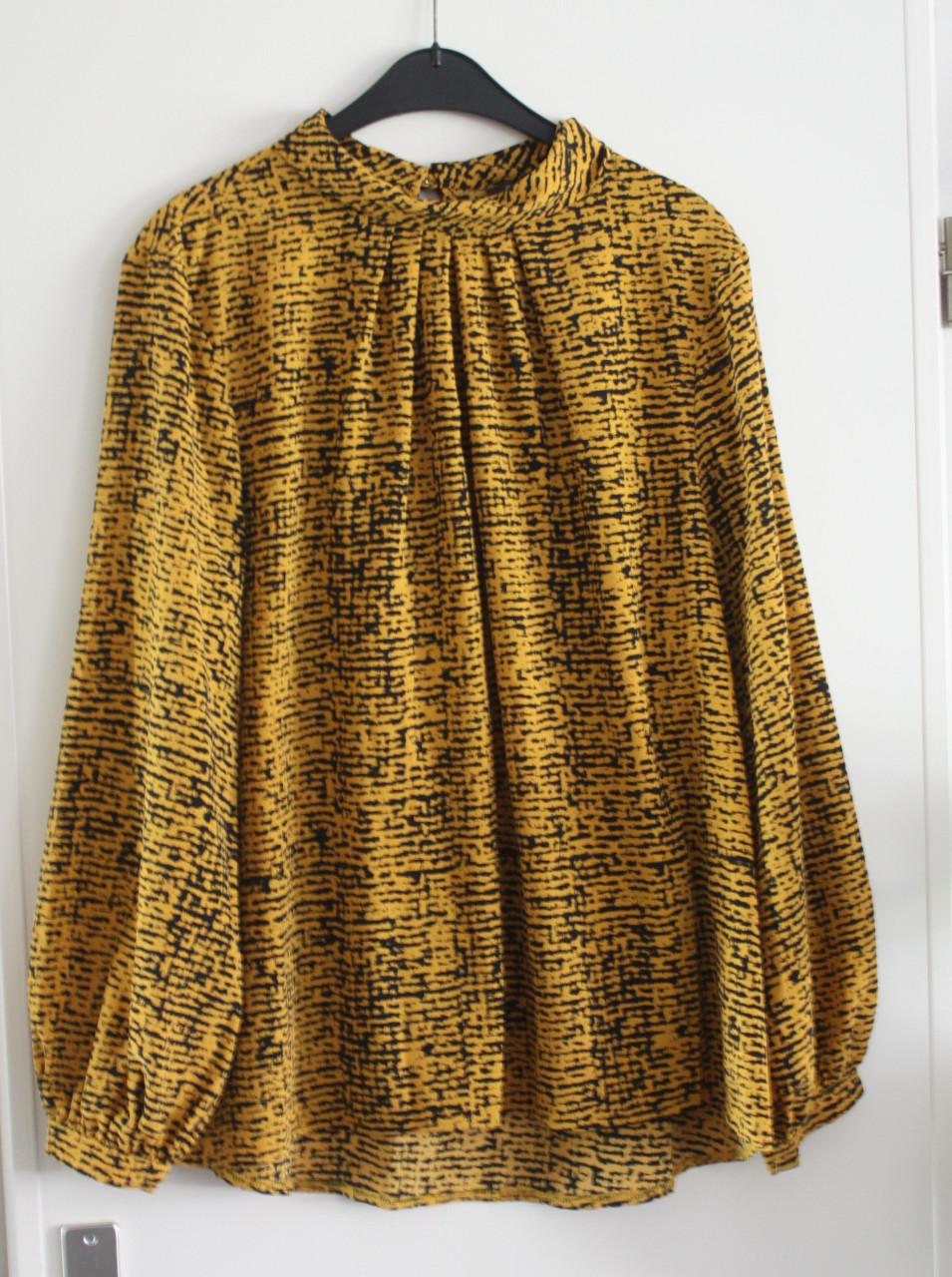 Blouse shirt geel met wart  maat 46