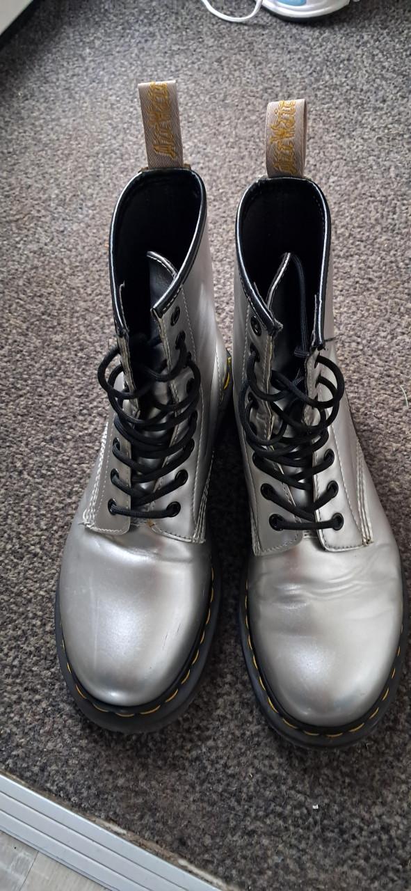 Dr Martens zilver maat 39