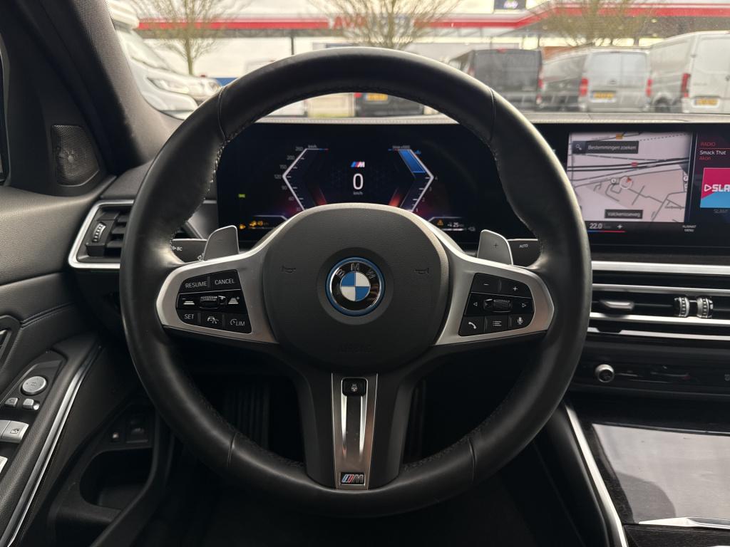 BMW 3-serie 320e m sport pro | m performance | vol opties | h&k | pano | le