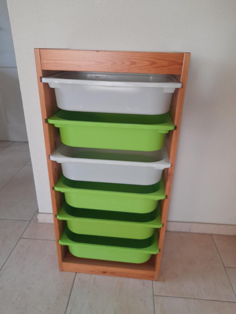 Trofast kast met 6 bakken (in goede nette staat )