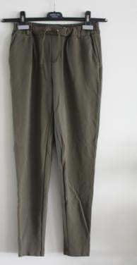 Groene stoffen broek maat 164