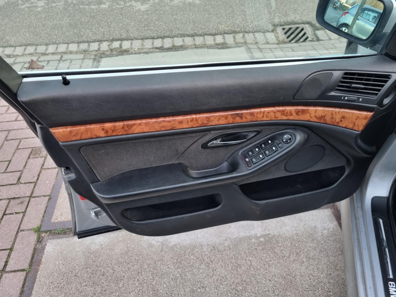 BMW 5-serie 523i Executive MEENNEEMPRIJS! AUTOMAAT / APK 25-11-2026